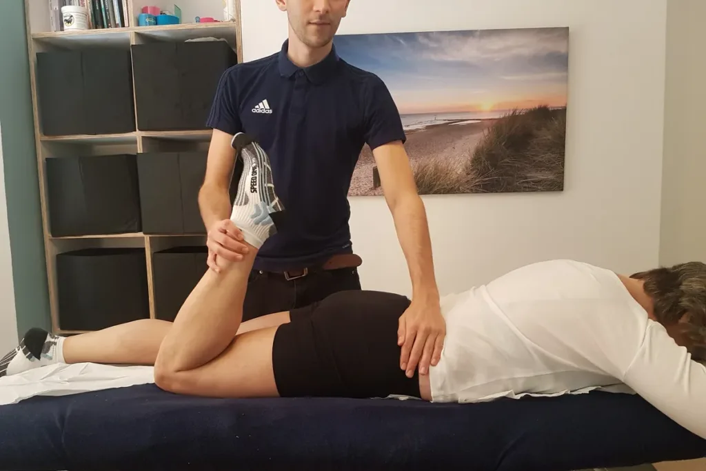 Special test for pain and injury assessment during a Pilates session in Broadstone